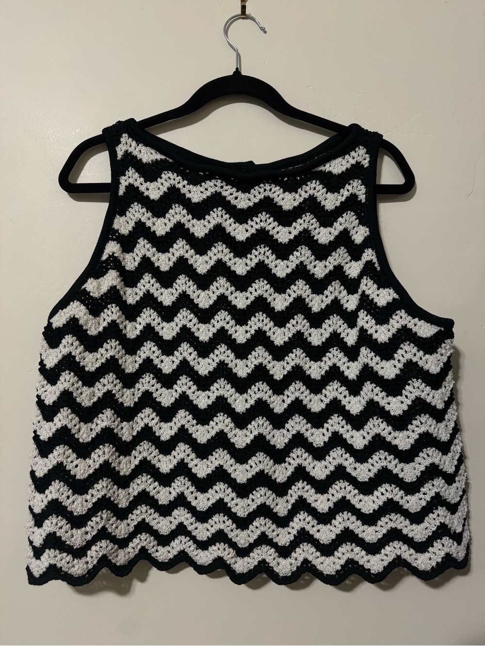 Ava & Viv Black and White Chevron Crochet Tank